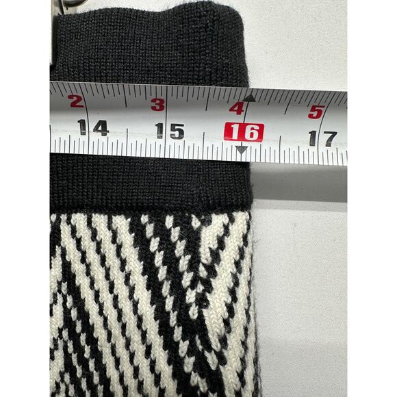 Ann Taylor Black White Chevron Knit Skirt Medium Herringbone Preppy Minimalist - Picture 3 of 6
